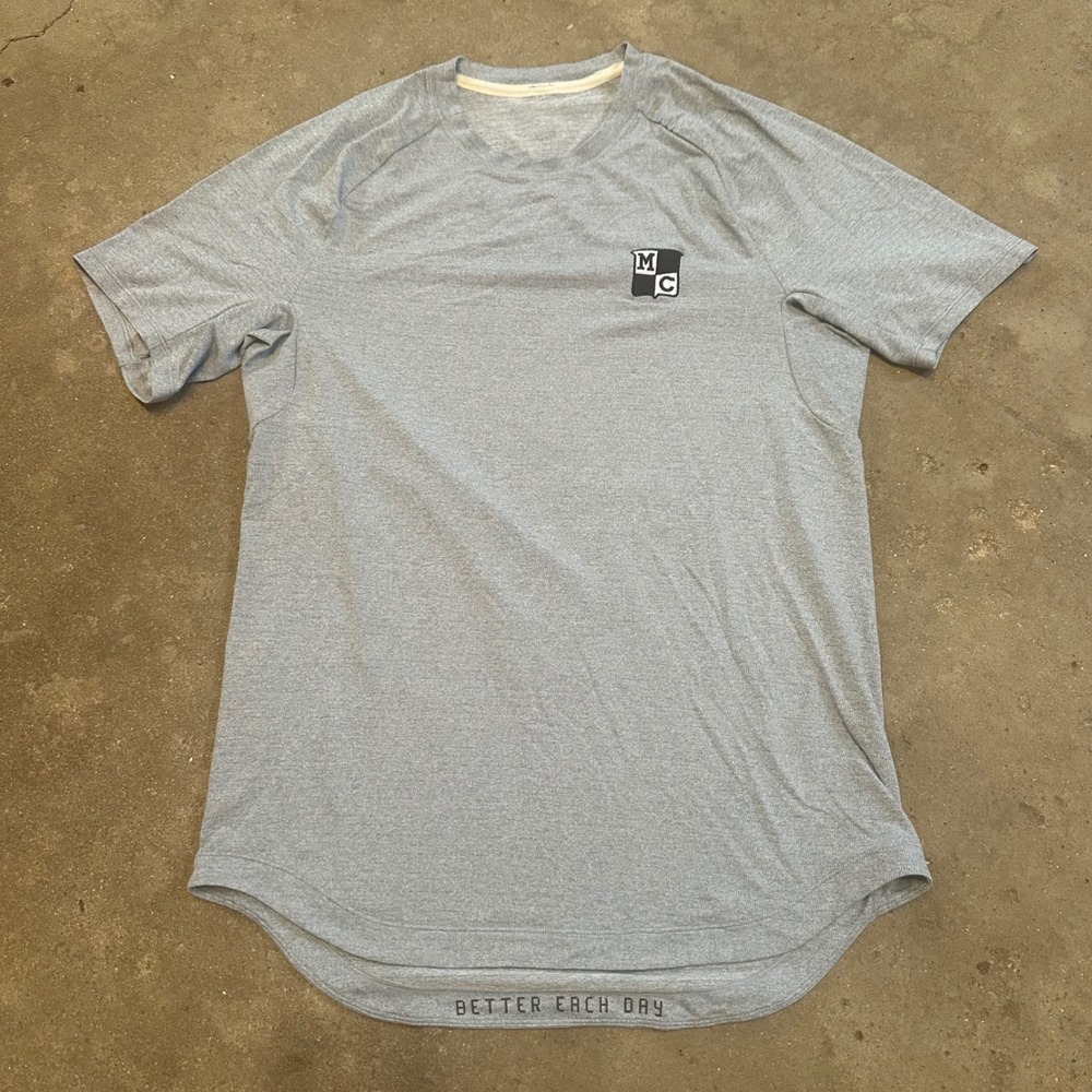 Lululemon Metal Vent Tech T-Shirt Mens Medium Grey Better Each Day MC Embroider